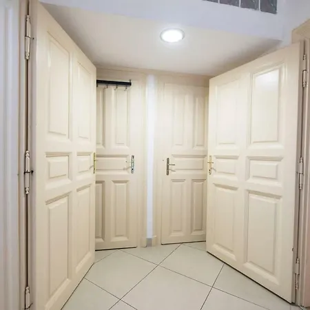 Perfectly Located Comfy Budapest