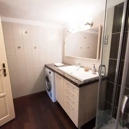 Perfectly Located Comfy Apartment Budapest