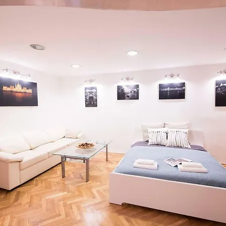 Apartment Perfectly Located Comfy Budapest